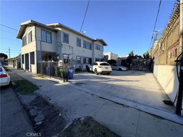$1,380,000 | 1425 West 18th Street, Los Angeles, CA 90006