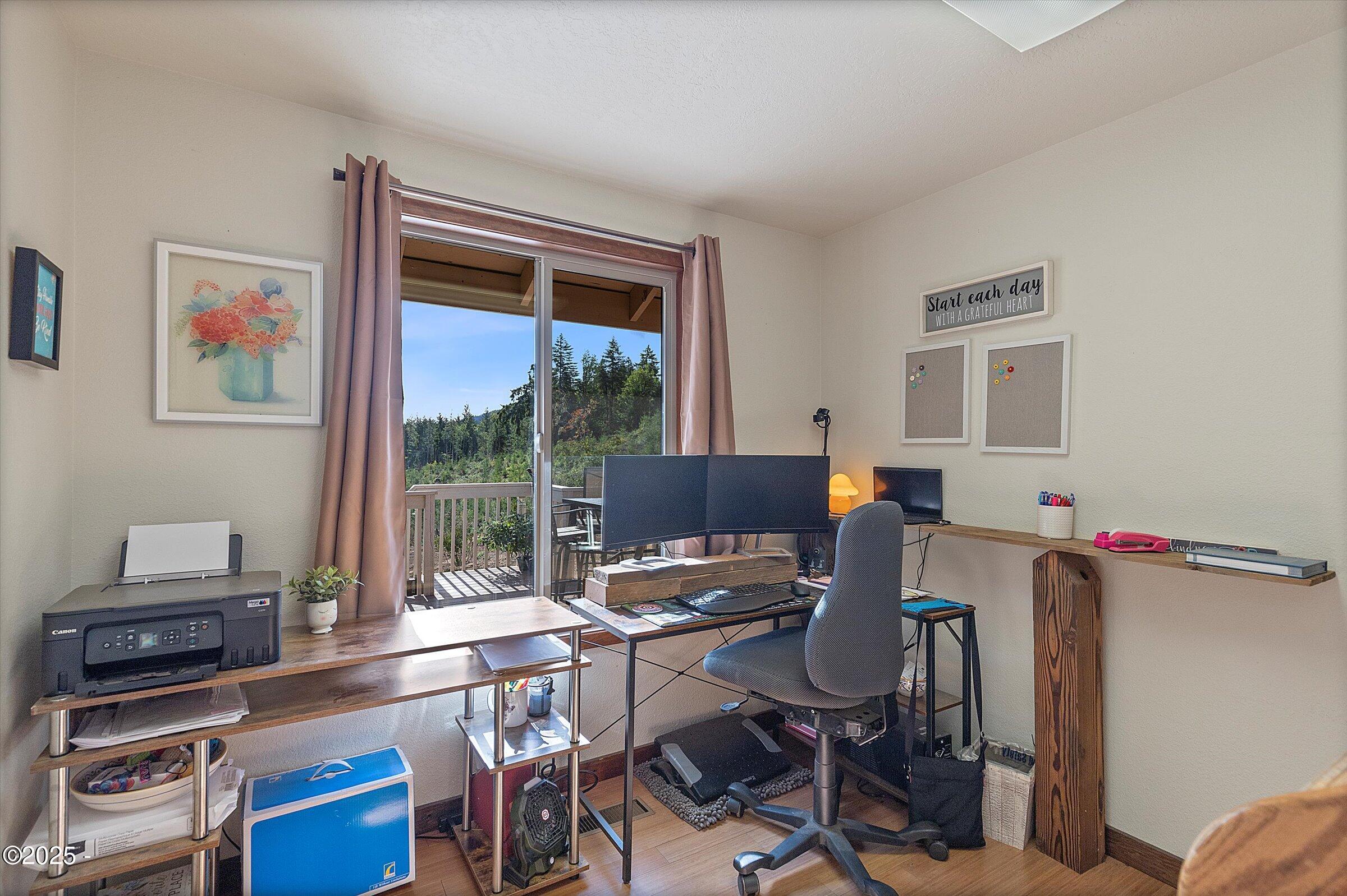 21560 Gooseneck Road Sheridan, OR 97378 - Photo 36 of 63 a work room with furniture and a window