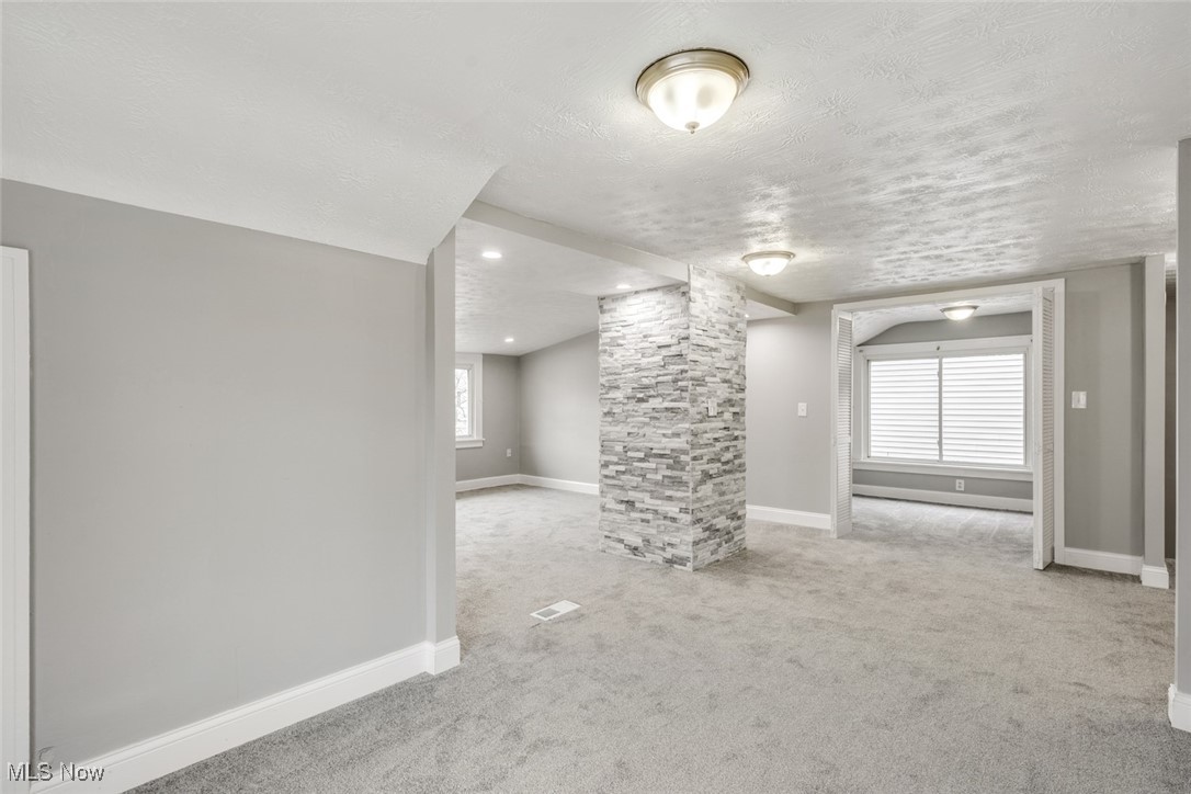 908 Elbon Road Cleveland, OH 44121 - Photo 29 of 41