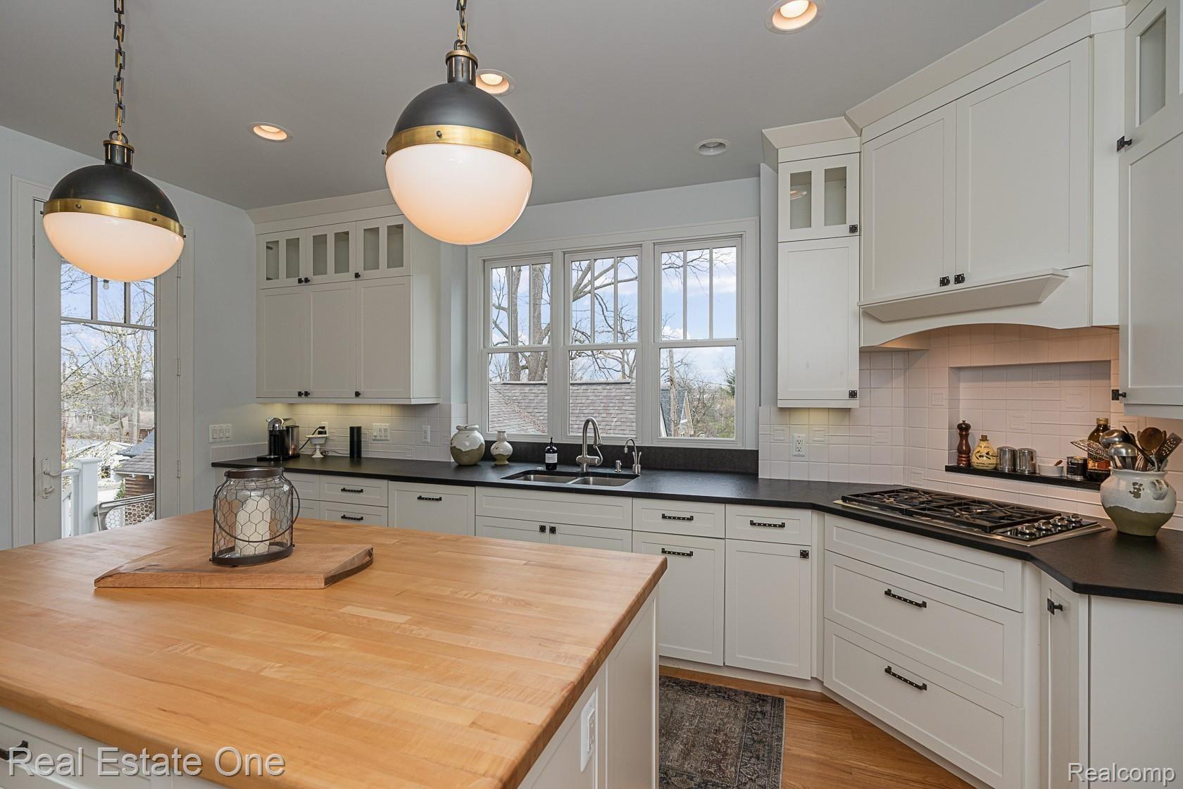 420 West 3rd Street Rochester, MI 48307 - Photo 13 of 37 Kitchen