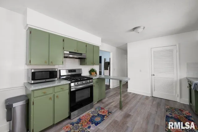 $140,000 | 3707 15th Street, Unit D, Moline, IL 61265