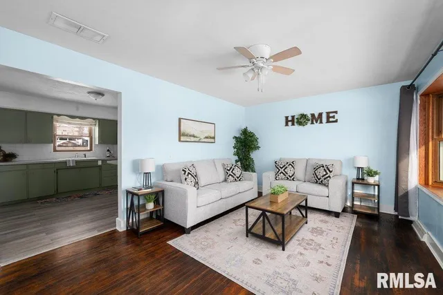 $140,000 | 3707 15th Street, Unit D, Moline, IL 61265