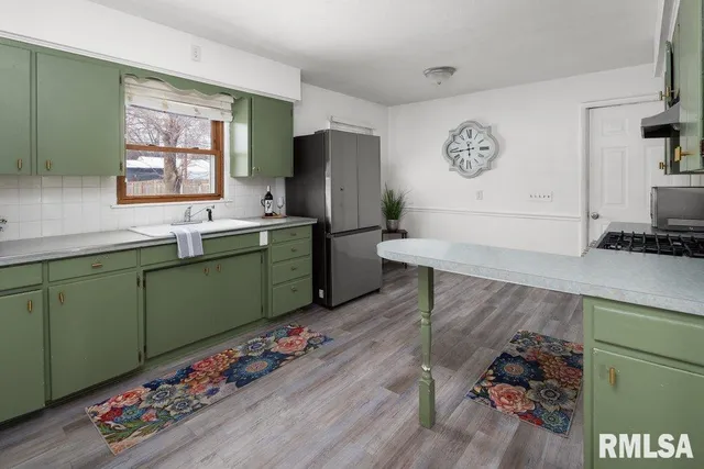 $144,000 | 3707 15th Street, Unit D, Moline, IL 61265