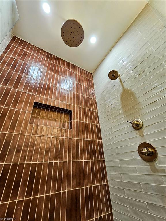 231 Viewmont Lane Ronda, NC 28670 - Photo 21 of 31 Rain showerhead!