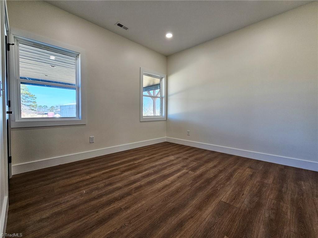 231 Viewmont Lane Ronda, NC 28670 - Photo 25 of 31 3rd bedroom w/ closet!