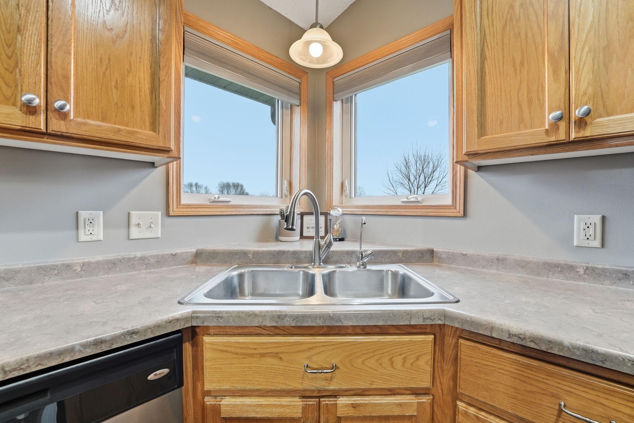 201 10th Street Southeast Freeport, MN 56331 - Photo 5 of 34