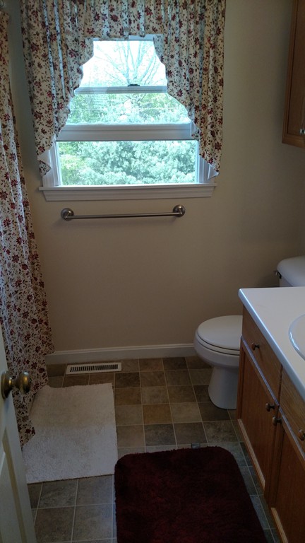 16 Monte Road Dracut, MA 01826 - Photo 6 of 8
