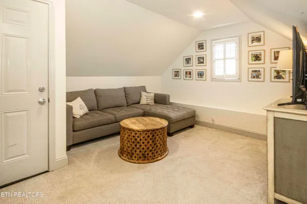 $1,100,000 | 917 Blackstone Drive, Knoxville, TN 37934