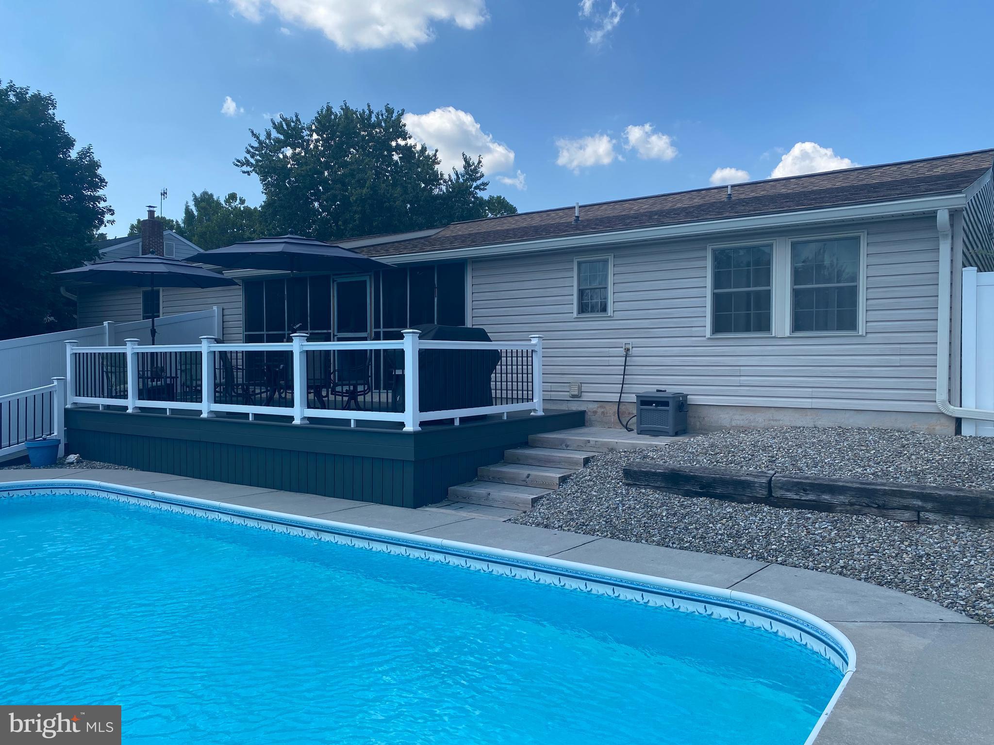 2905 Meadow View Road Manheim, PA 17545 - Photo 36 of 40 in ground and large Trex deck