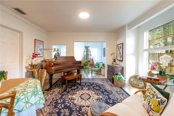 $2,100 | 310 Northwest 8th Street, Gainesville, FL 32601