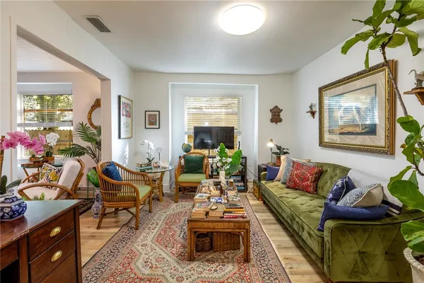 $2,100 | 310 Northwest 8th Street, Gainesville, FL 32601