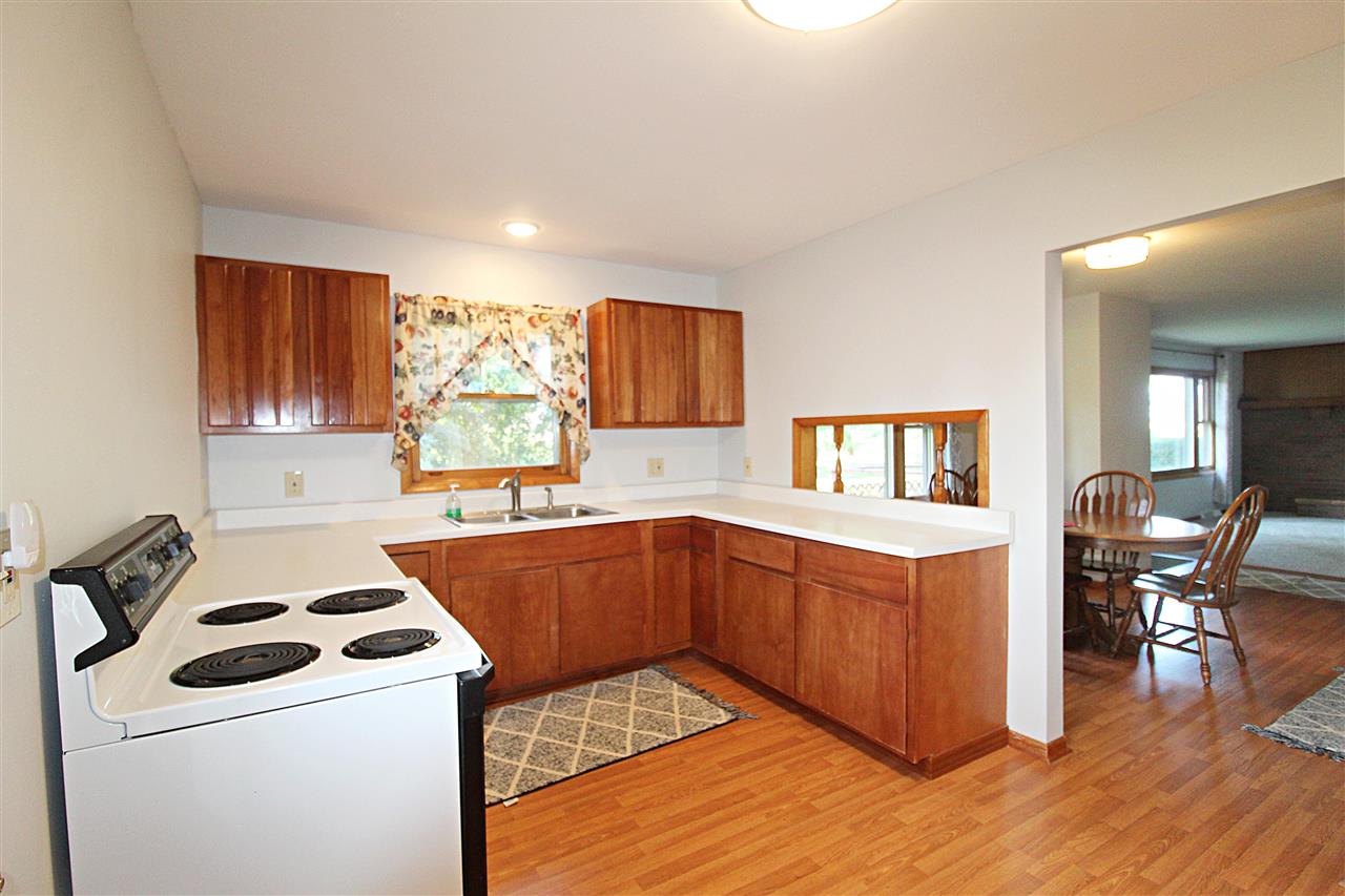 1505 Garrison Road Owosso, MI 48867 - Photo 8 of 28 50050741-7.JPG