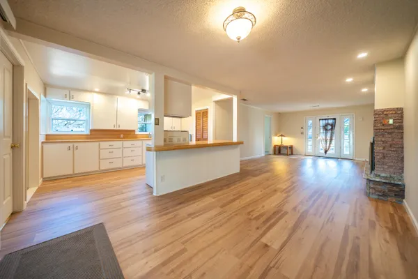 $388,000 | 3500 Pioneer Lane, Redding, CA 96001