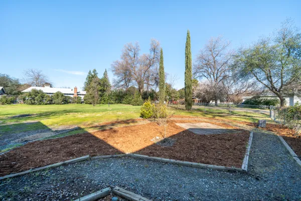 $388,000 | 3500 Pioneer Lane, Redding, CA 96001