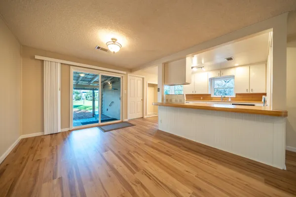 $388,000 | 3500 Pioneer Lane, Redding, CA 96001