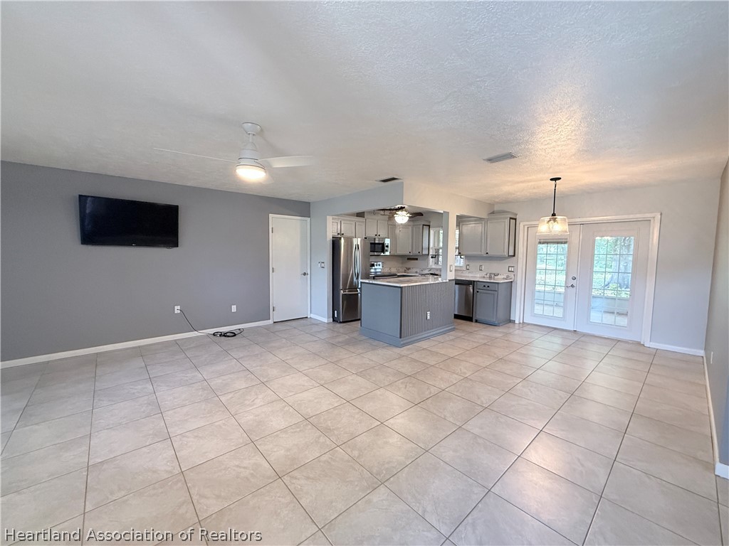 8209 Pine Glen Road Sebring, FL 33876 - Photo 2 of 23