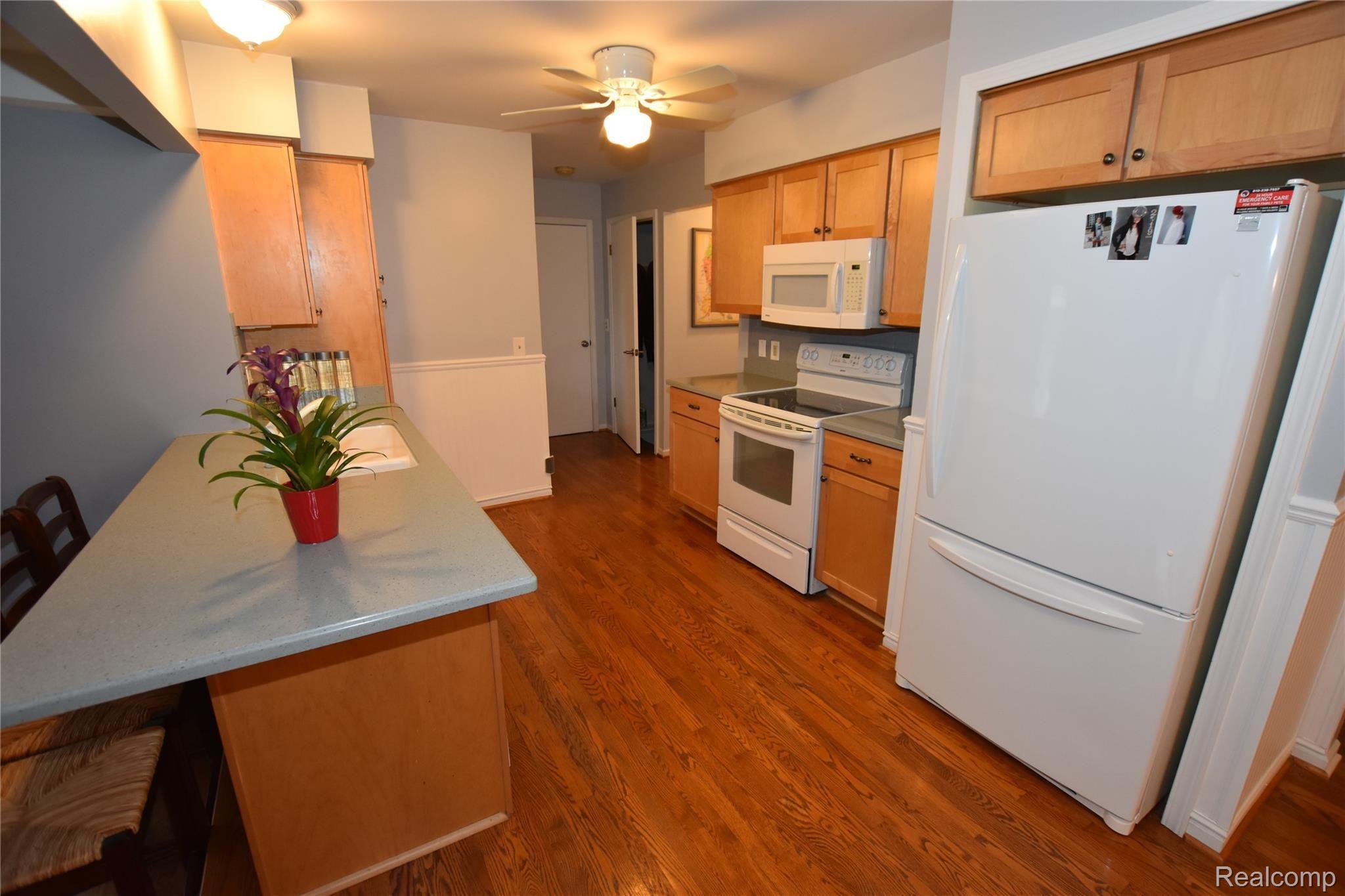 1231 Stonehenge Road Flint, MI 48532 - Photo 3 of 20 Kitchen Alt