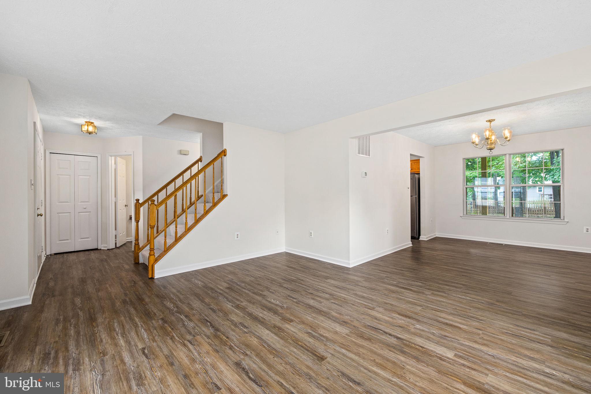 7 Redskin Drive Fredericksburg, VA 22405 - Photo 11 of 39 Living Room