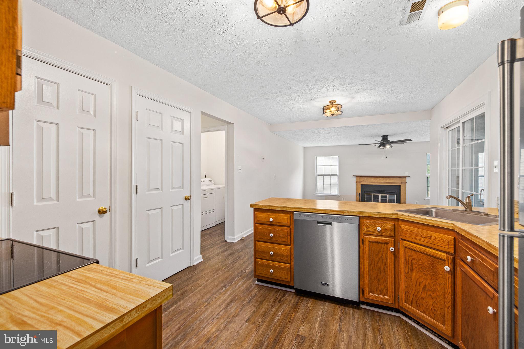 7 Redskin Drive Fredericksburg, VA 22405 - Photo 15 of 39 Kitchen looking into the Family Room