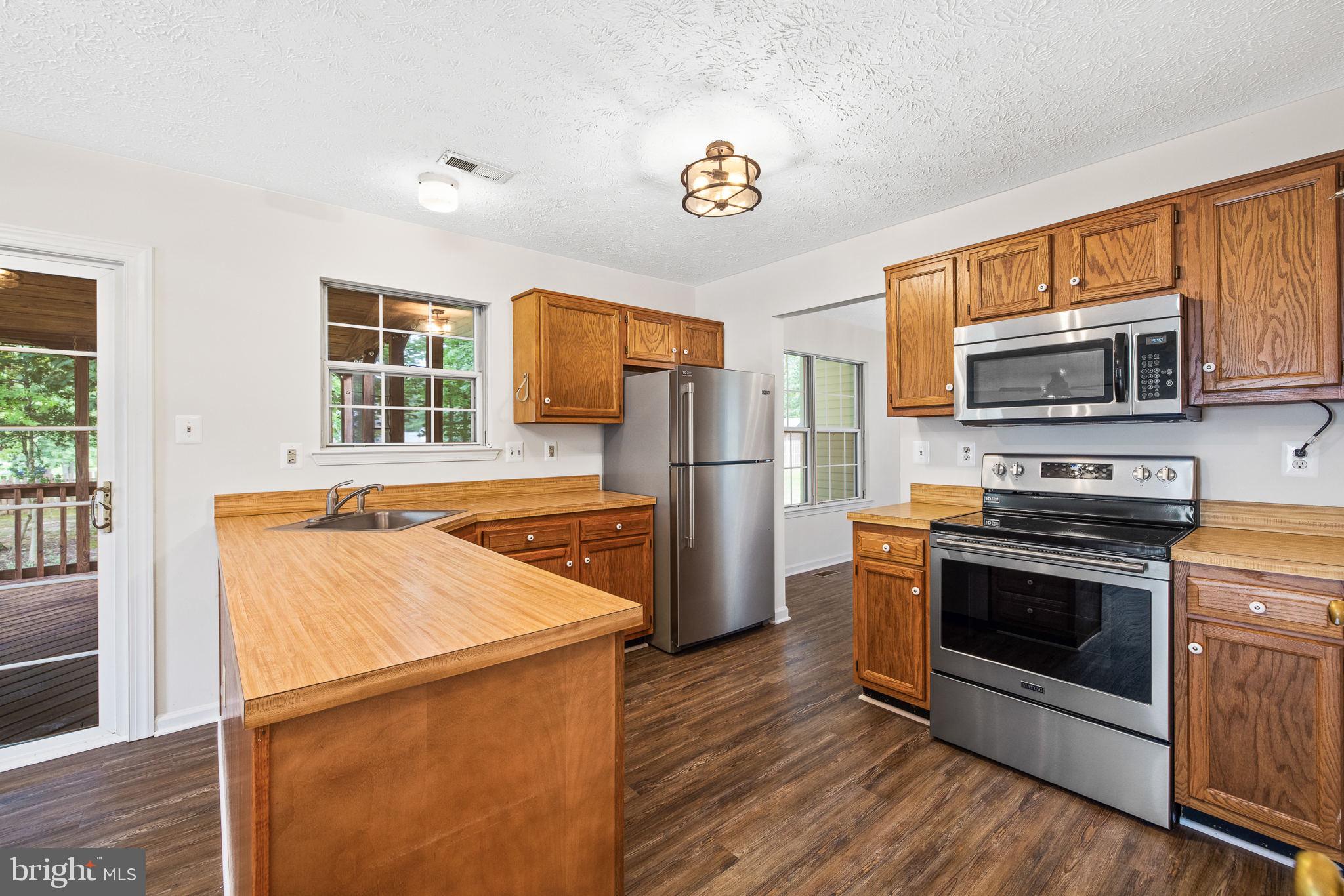7 Redskin Drive Fredericksburg, VA 22405 - Photo 16 of 39 Updated stainless steel appliances