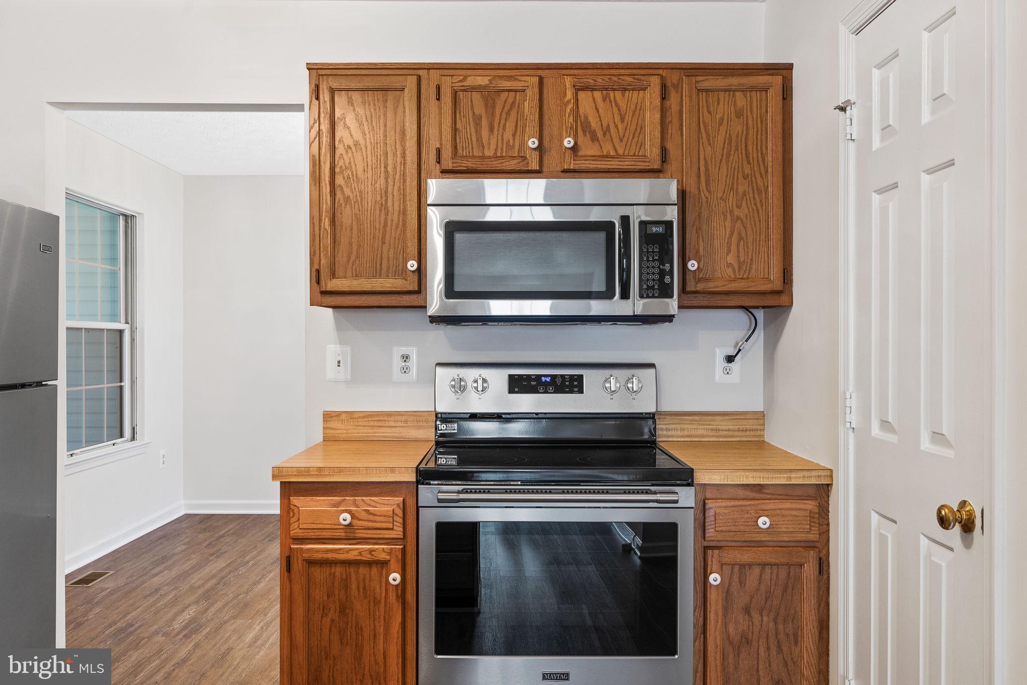 7 Redskin Drive Fredericksburg, VA 22405 - Photo 17 of 39 Brand new stove