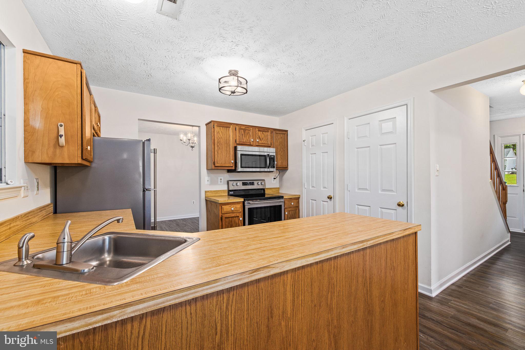 7 Redskin Drive Fredericksburg, VA 22405 - Photo 18 of 39 Step saver kitchen