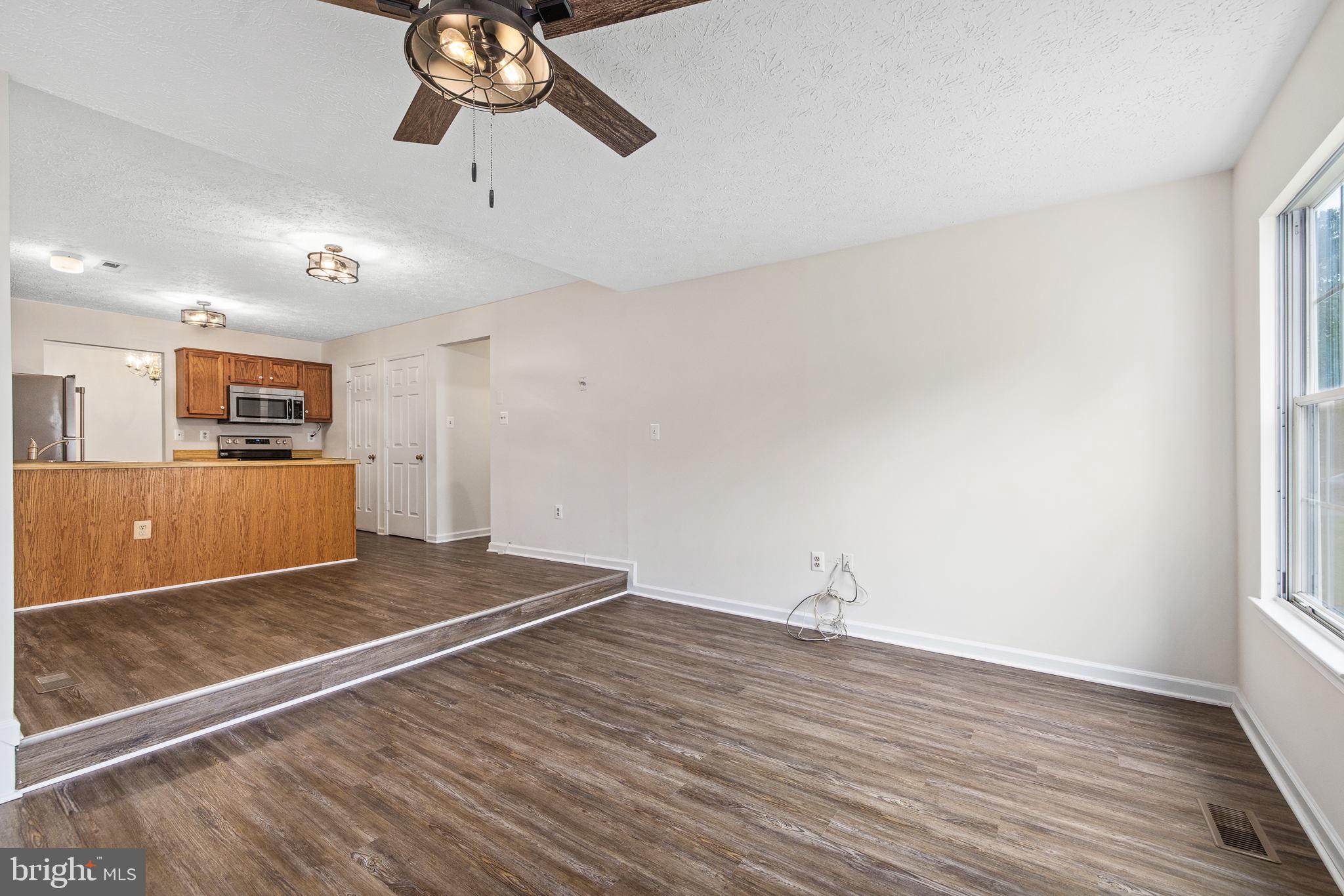 7 Redskin Drive Fredericksburg, VA 22405 - Photo 22 of 39 Family room