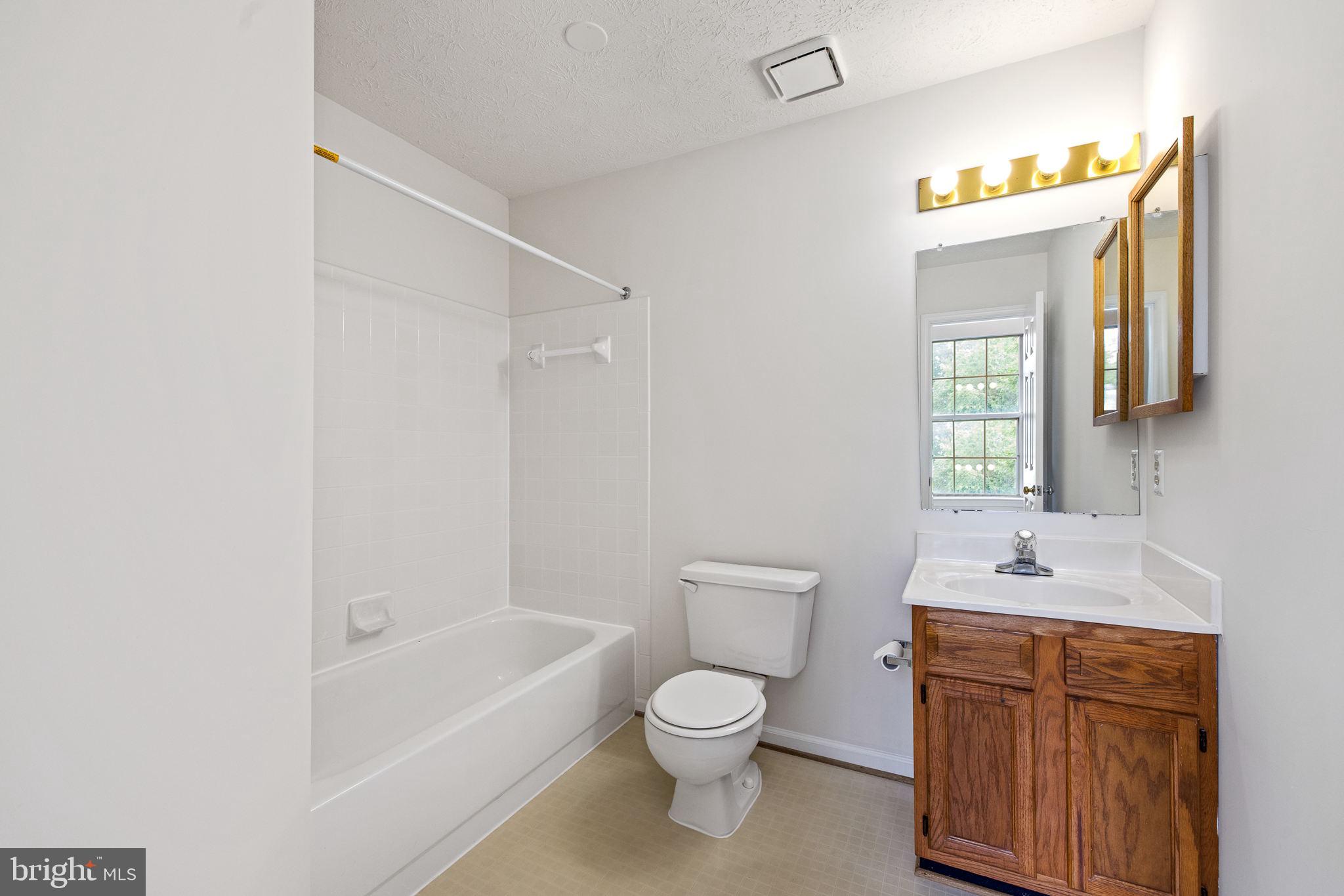 7 Redskin Drive Fredericksburg, VA 22405 - Photo 28 of 39 Primary bathroom