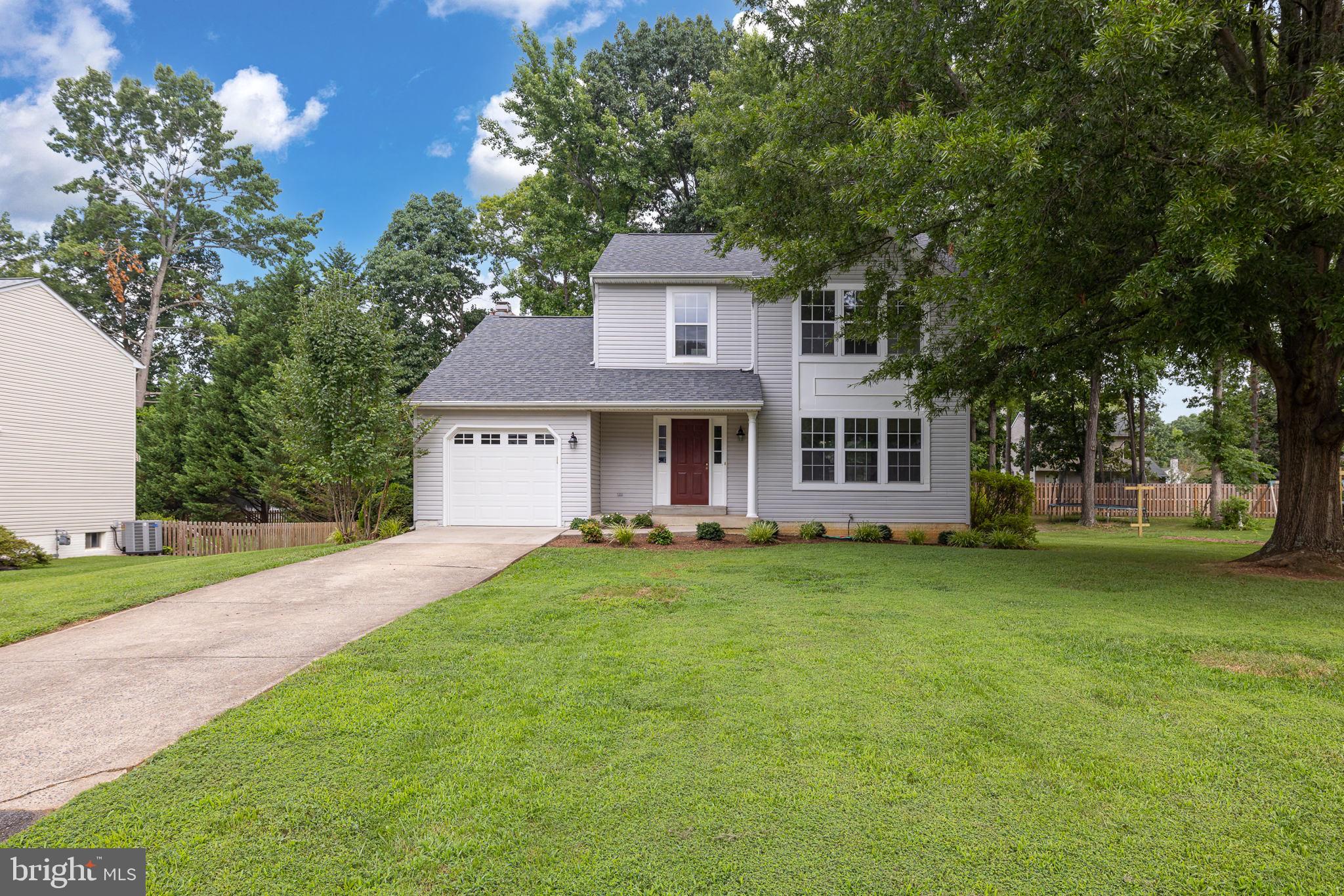 7 Redskin Drive Fredericksburg, VA 22405 - Photo 3 of 39 Plenty of space in the front yard