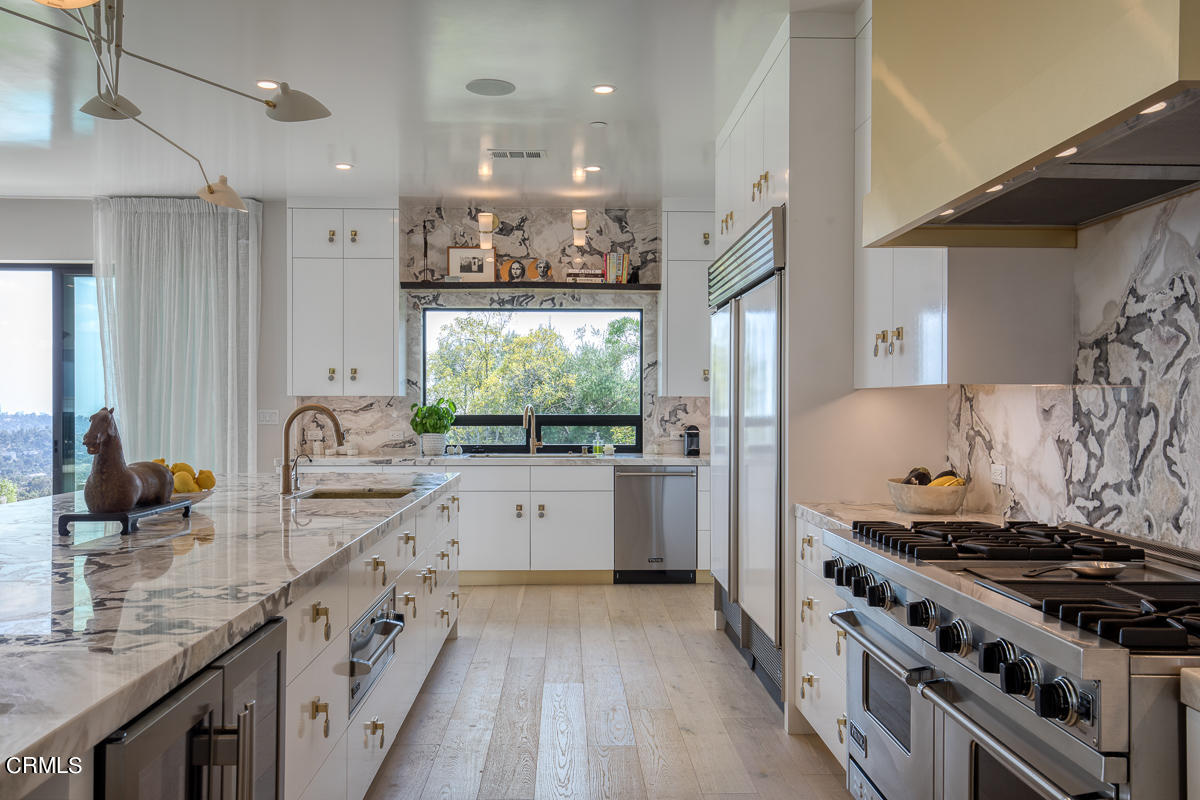 299 Patrician Way Pasadena, CA 91105 - Photo 19 of 75 22a-299 Patrician Way_473_AuroraHDR2019-