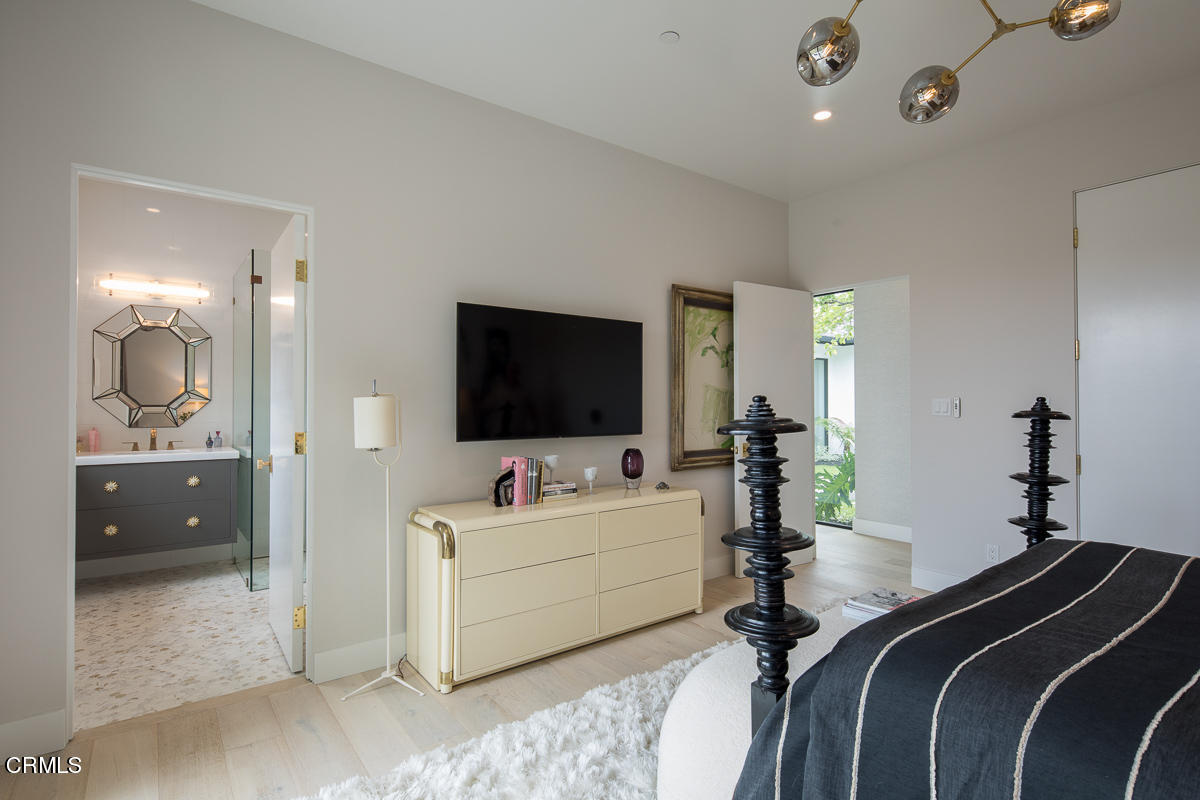299 Patrician Way Pasadena, CA 91105 - Photo 41 of 75 48a-49299 Patrician Way_229v1_mls