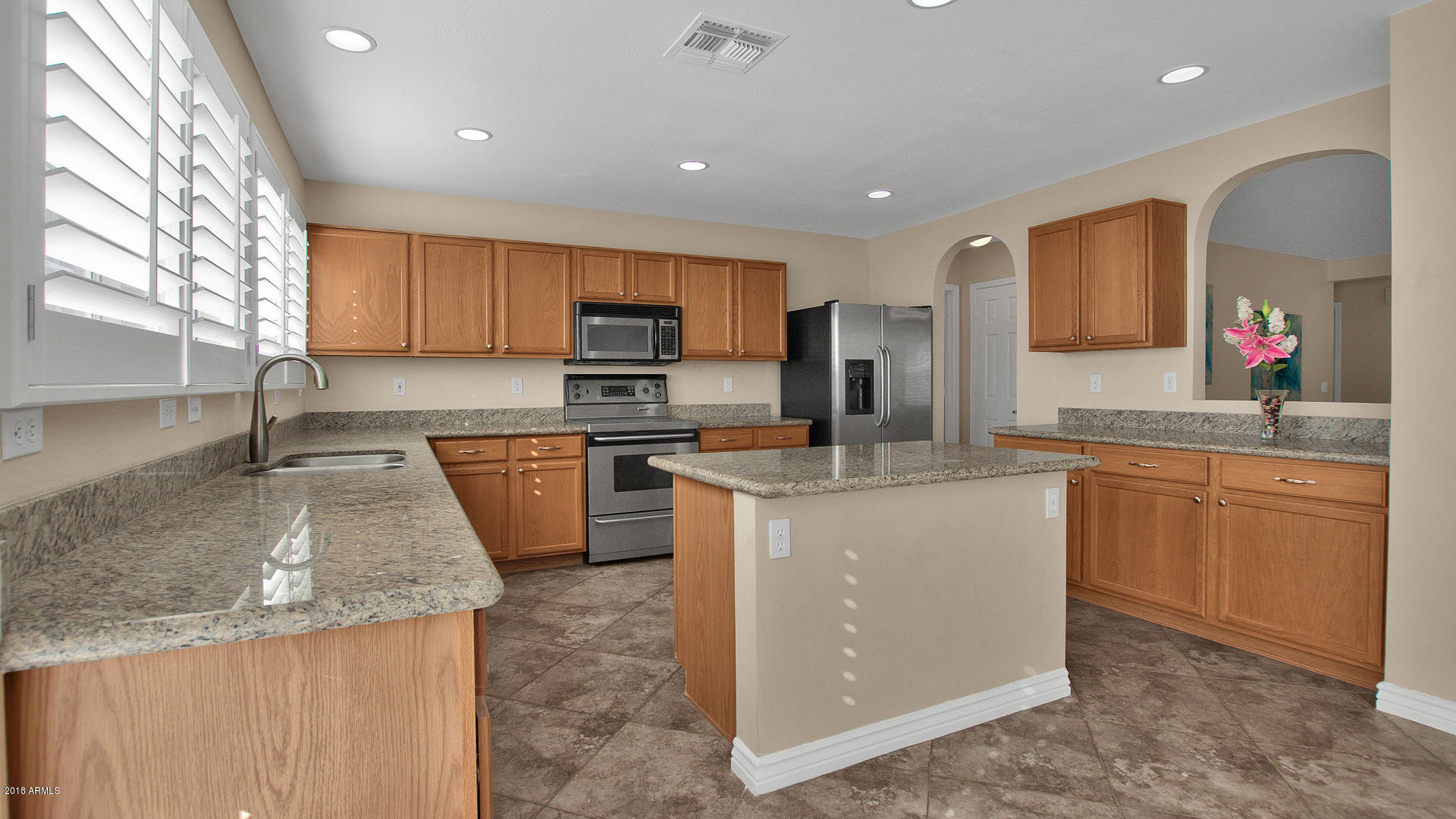 4023 East Rowel Road Phoenix, AZ 85050 - Photo 8 of 23 Kitchen