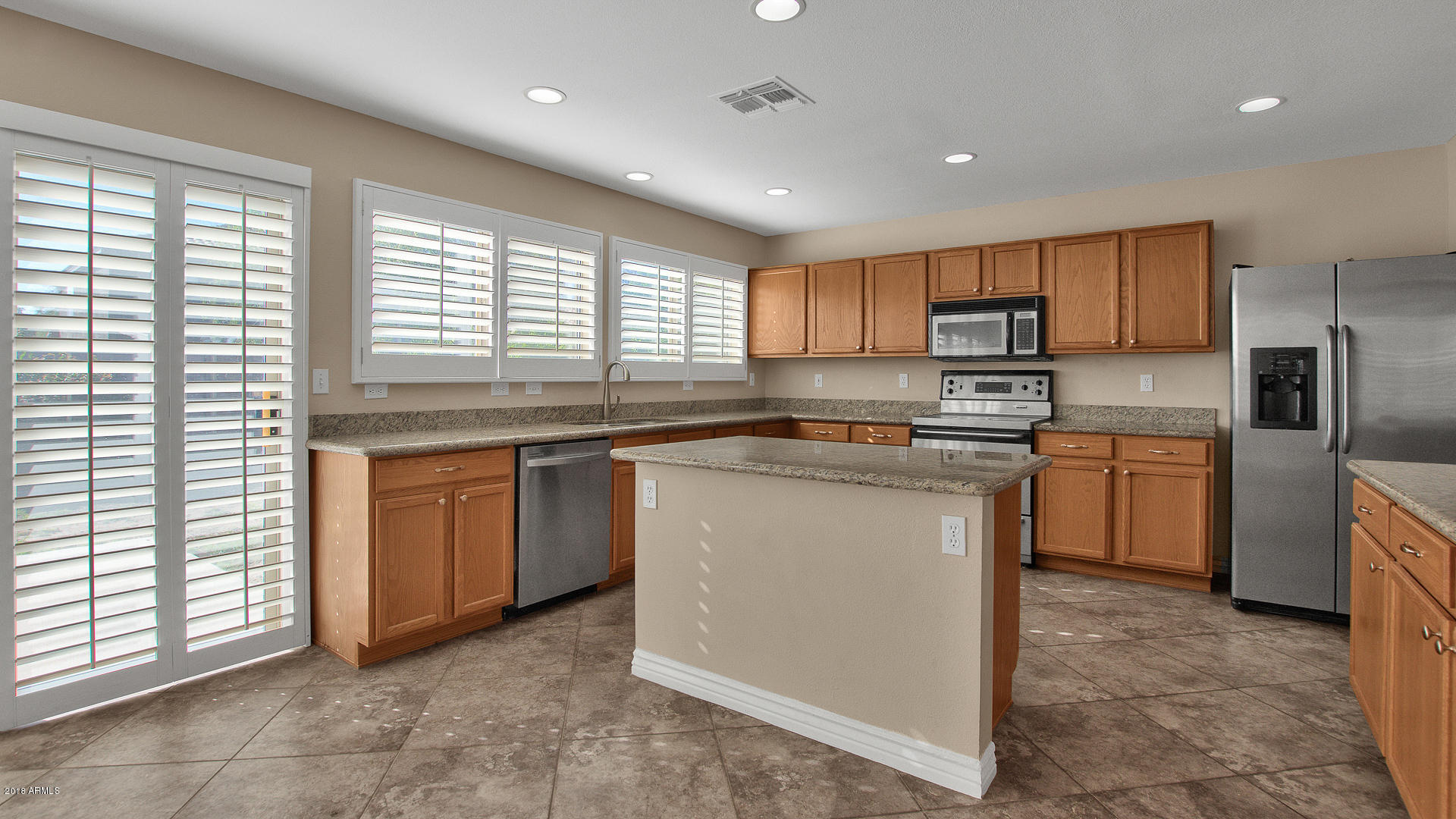 4023 East Rowel Road Phoenix, AZ 85050 - Photo 9 of 23 Kitchen