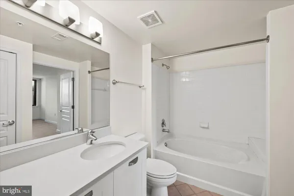 $2,295 | 2451 Midtown Avenue, Unit 724, Alexandria, VA 22303