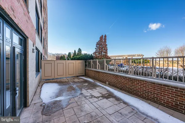 $2,295 | 2451 Midtown Avenue, Unit 724, Alexandria, VA 22303