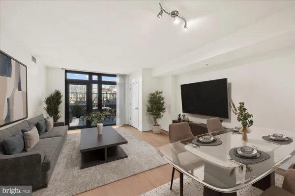 $2,295 | 2451 Midtown Avenue, Unit 724, Alexandria, VA 22303