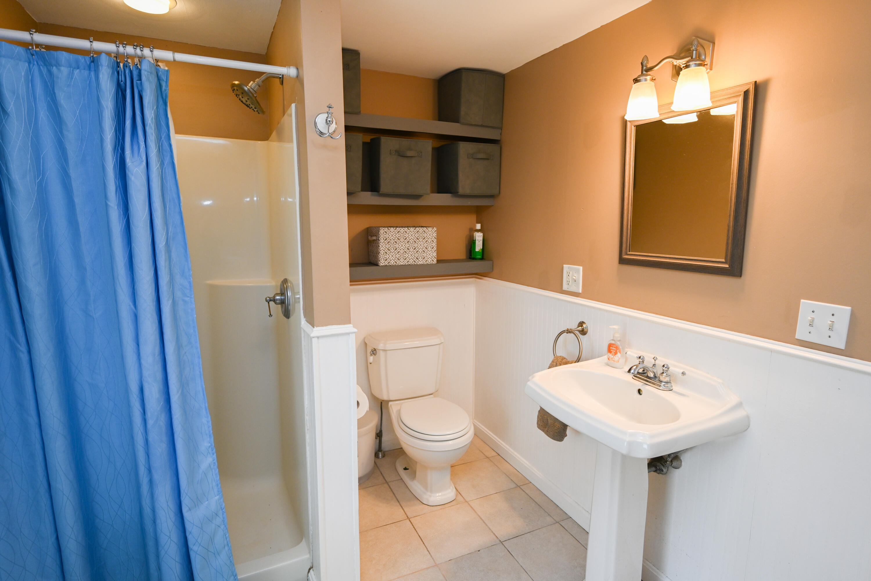 32 Royal Road Bangor, ME 04401 - Photo 12 of 26 1st Fl Full Bath & Laundry
