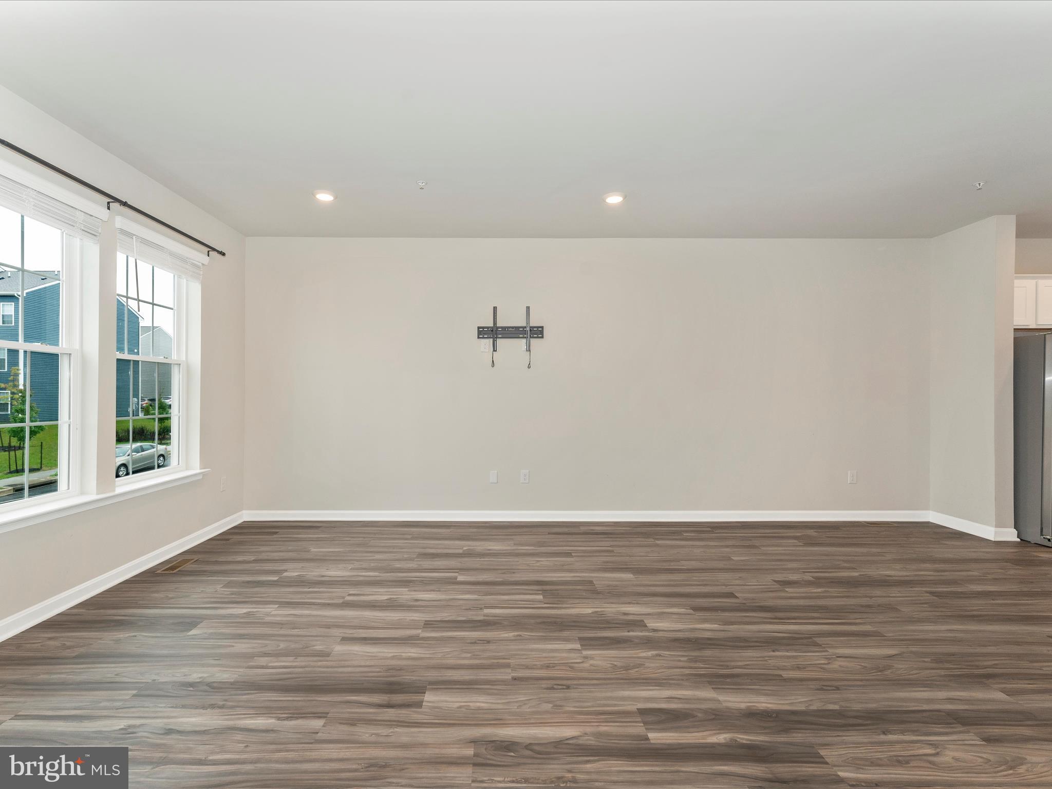 1239 Apollo Drive Frederick, MD 21702 - Photo 11 of 65 Living Room