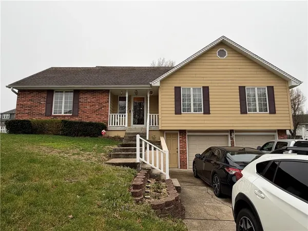 $295,000 | 12113 East 77th Terrace, Kansas City, MO 64138