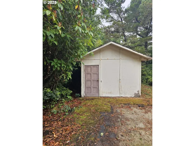 $158,000 | 1600 Rhododendron Drive, Unit 113, Florence, OR 97439
