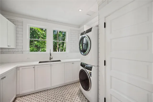 $13,500,000 | 3701 Park Avenue, Miami, FL 33133