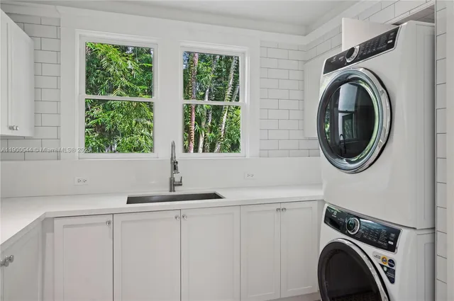 $13,500,000 | 3701 Park Avenue, Miami, FL 33133