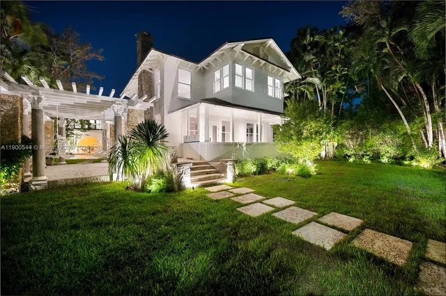 $13,500,000 | 3701 Park Avenue, Miami, FL 33133