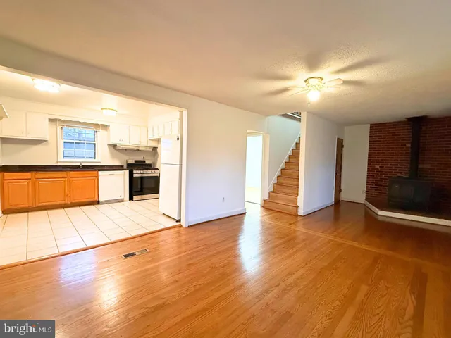 $2,700 | 1113 Agnew Drive, Rockville, MD 20851