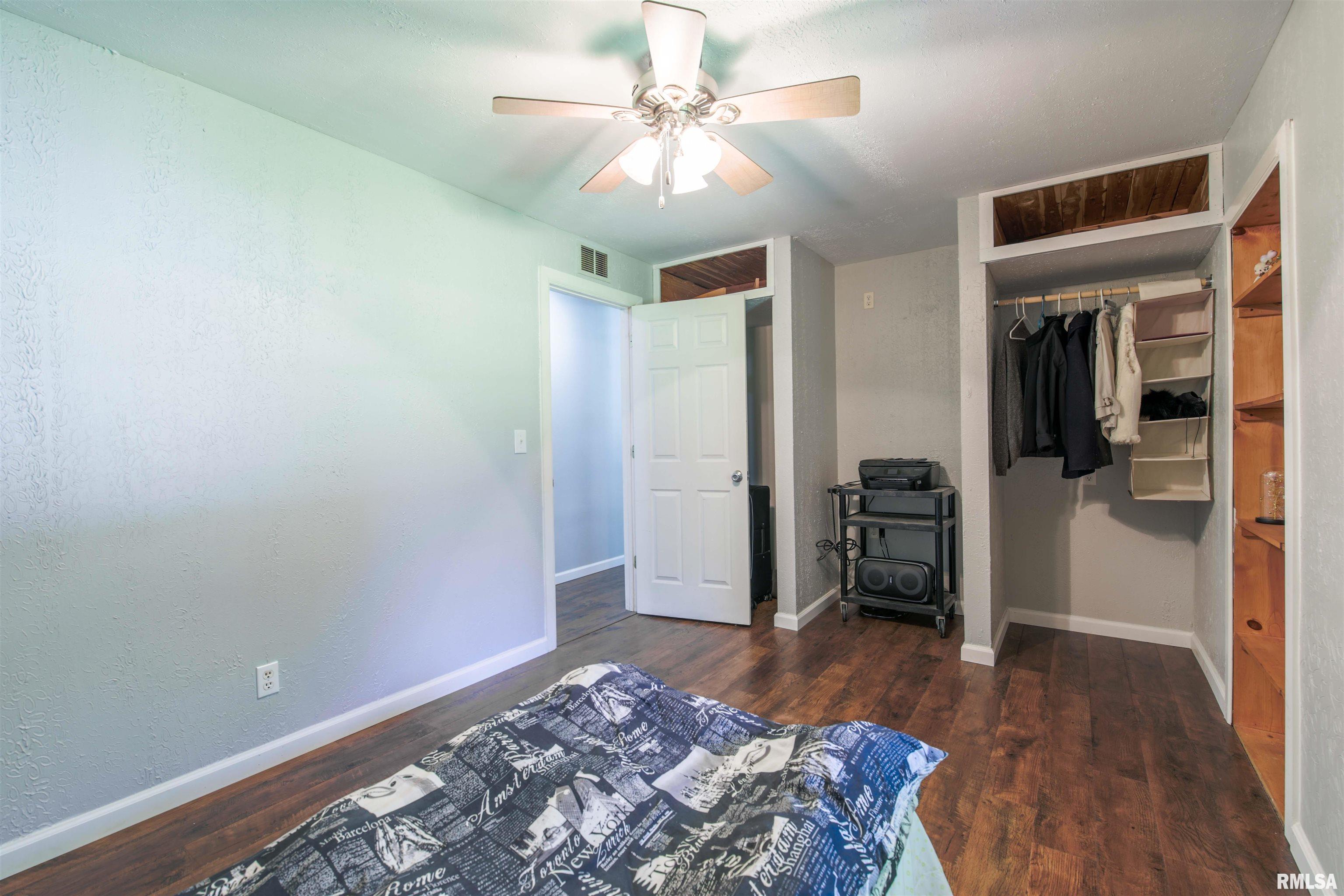 1562 Spring Bay Road East Peoria, IL 61611 - Photo 35 of 52
