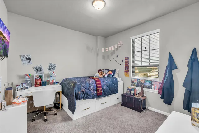 a view of a backyard with pathway