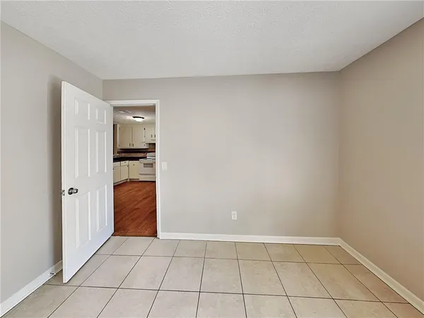$1,295 | 1289 Knoll Court Northwest, Conyers, GA 30012