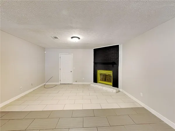$1,295 | 1289 Knoll Court Northwest, Conyers, GA 30012