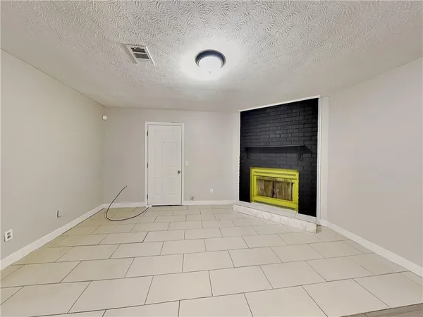 $1,295 | 1289 Knoll Court Northwest, Conyers, GA 30012