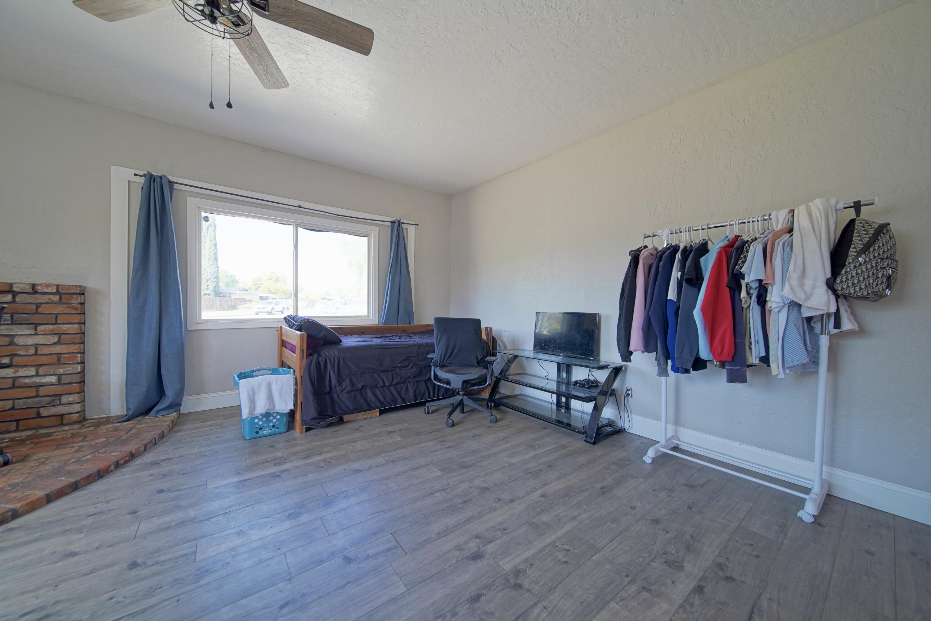 113 Bryant Court Exeter, CA 93221 - Photo 27 of 41 Bonus room